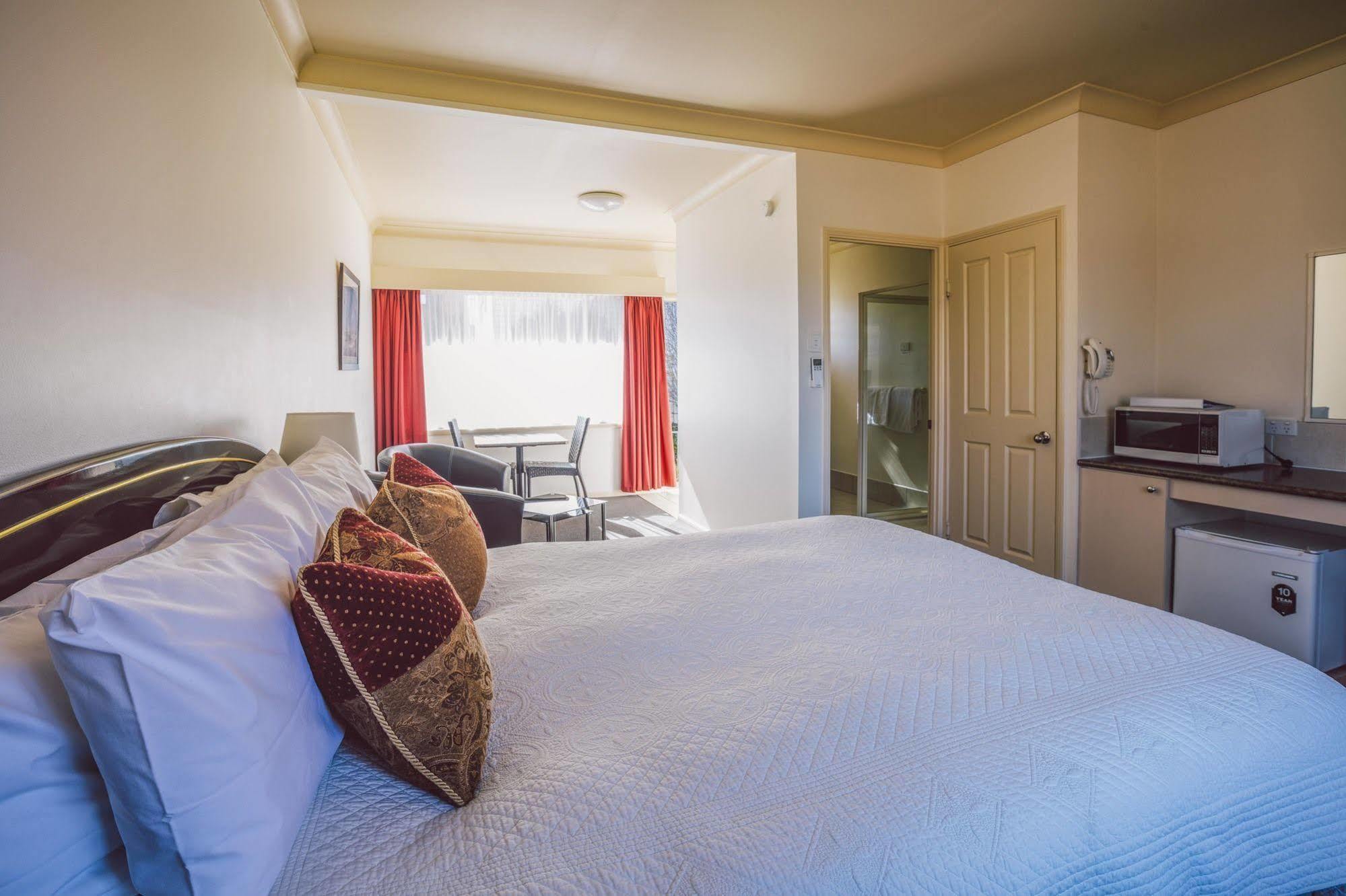 Boulevard Motel Станторп Екстериор снимка