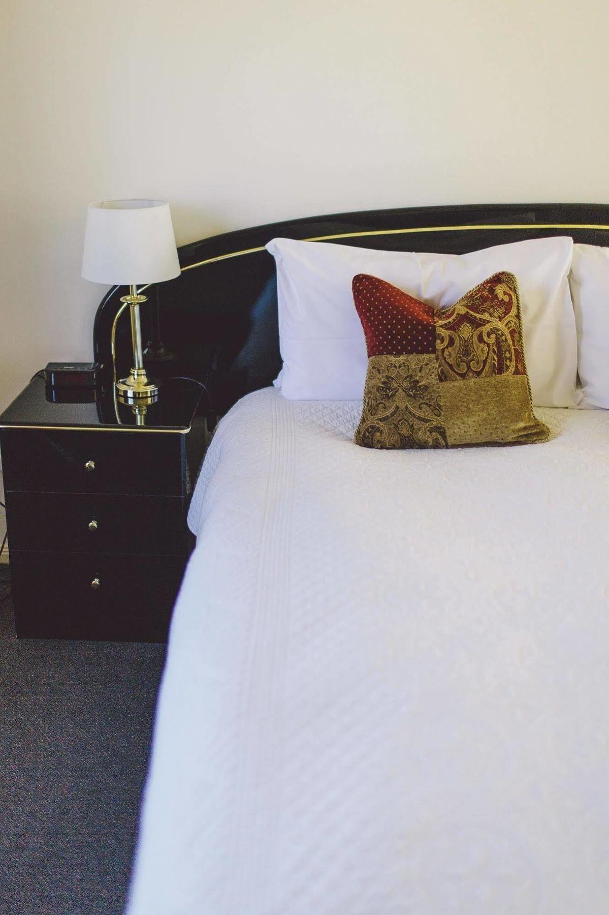 Boulevard Motel Станторп Екстериор снимка